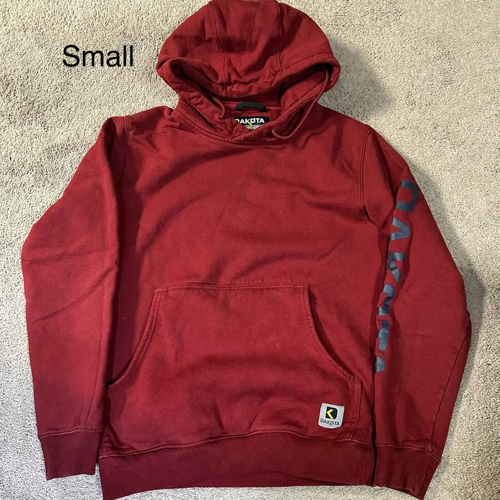 Dakota Men’s Maroon Hooded Sweatshirt with secret pocket at front